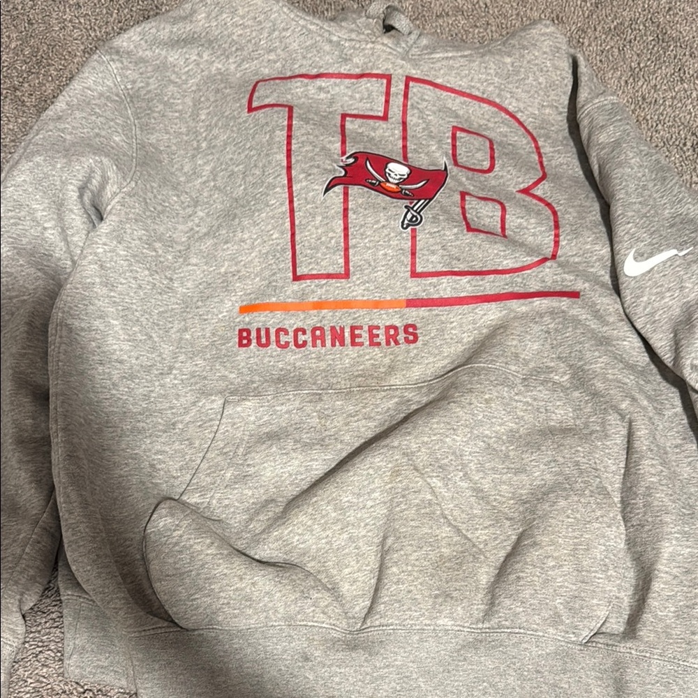 Nike Gray Crewneck Sweater with Classic Design